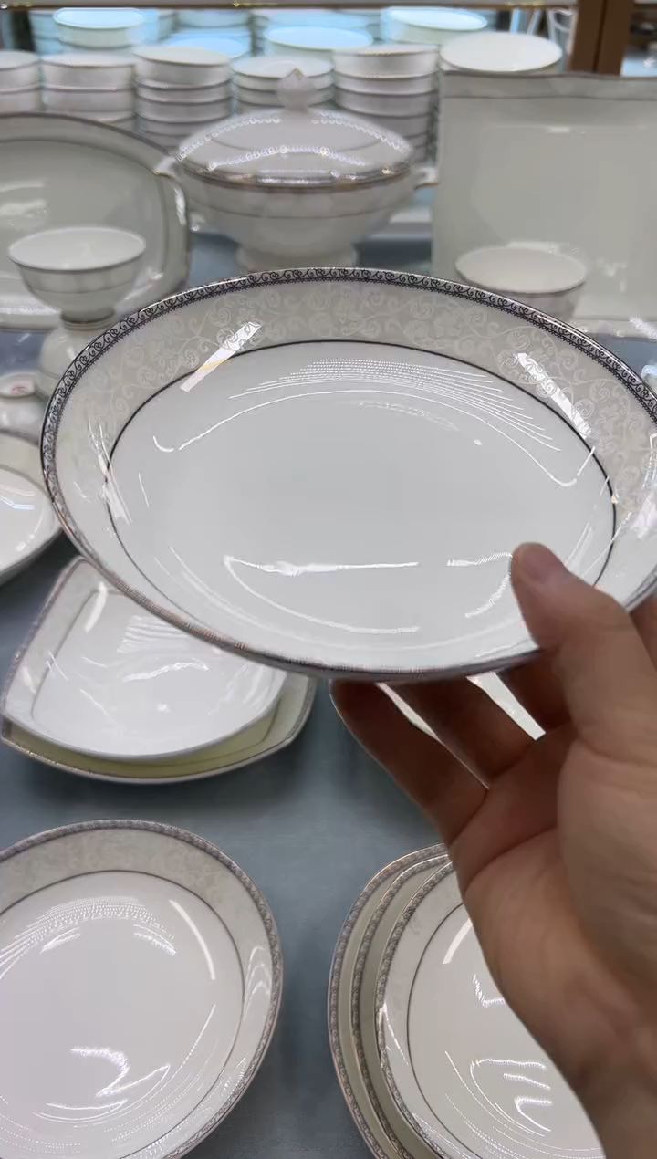 骨瓷玲珑8饭4个  