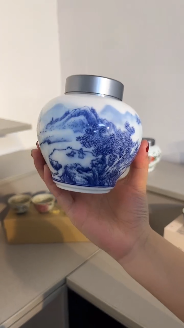 景德镇高温瓷山水茶叶罐