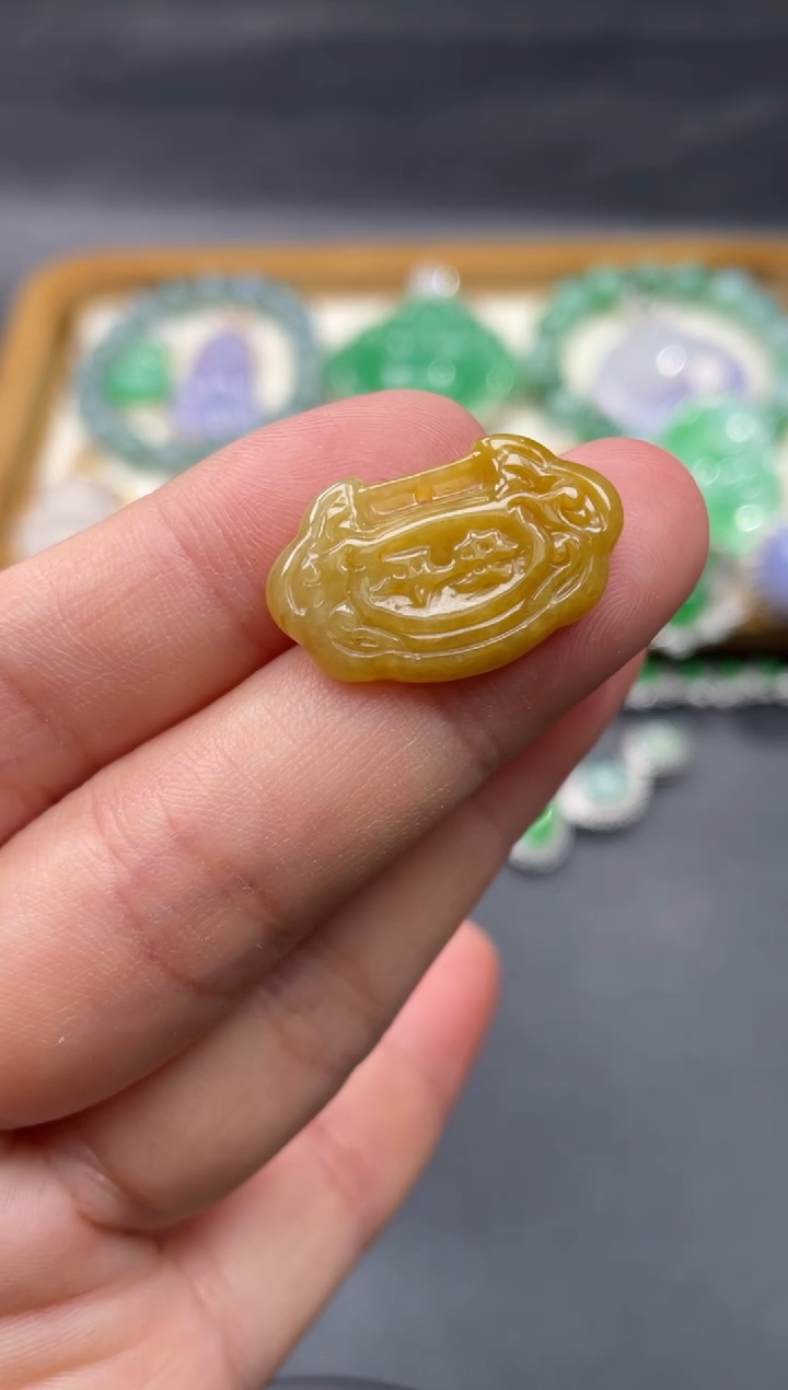 【闪购商品】翡翠颈饰未镶嵌19.........