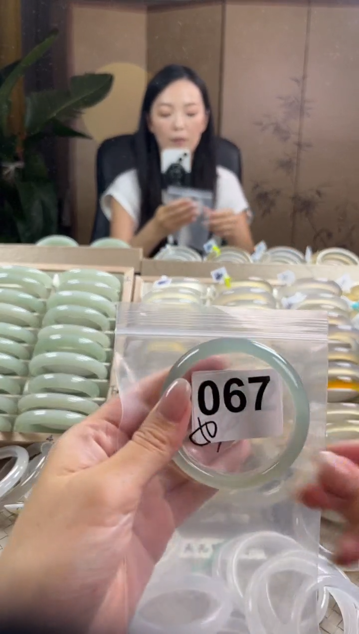 手镯玛瑙/玉髓未镶嵌067