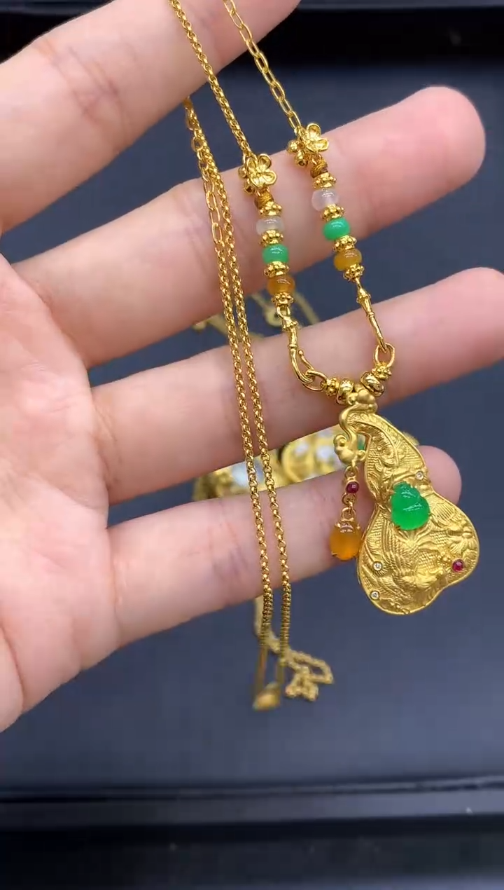 颈饰18K金镶嵌翡翠685-中国好珍宝