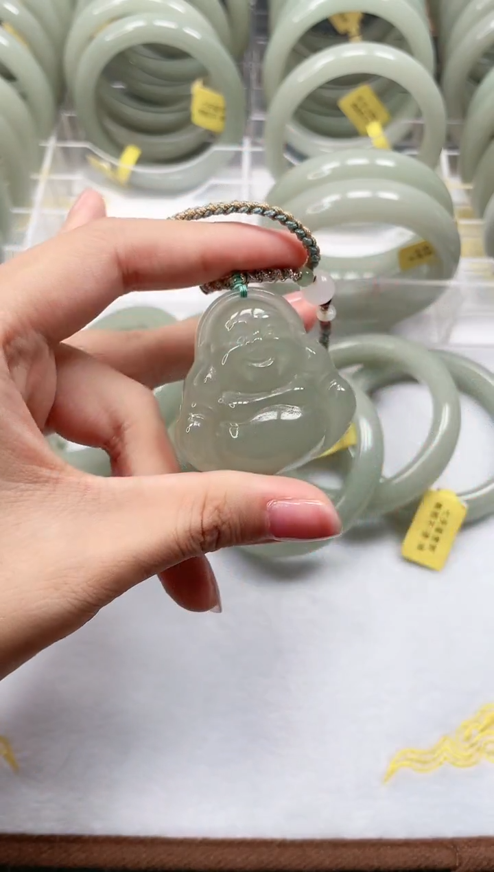 石英质玉手镯未镶嵌佛公