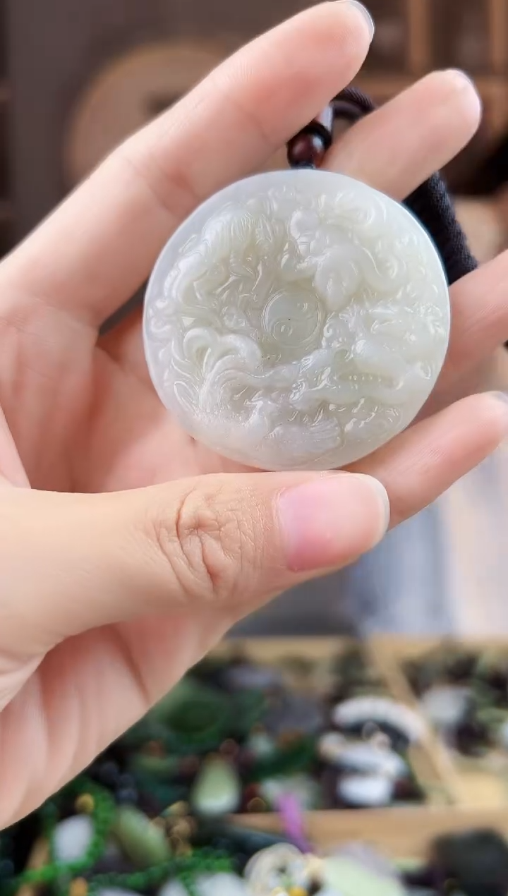 颈饰未镶嵌和田玉拍一发一，多样性发货