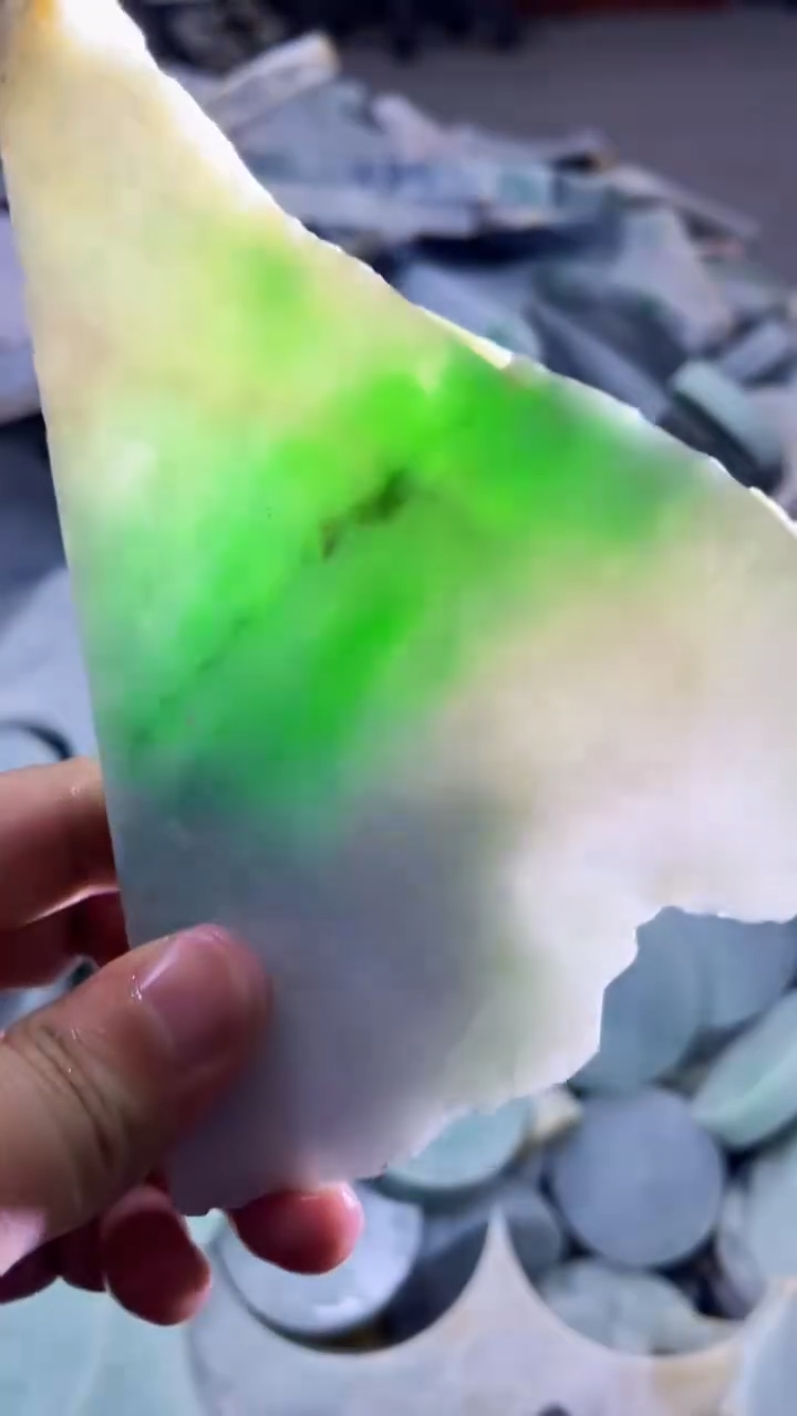 【闪购商品】翡翠挂件未镶嵌A货康壹189