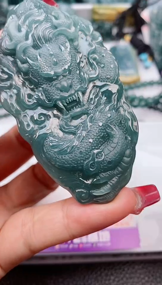 【闪购商品】翡翠颈饰未镶嵌             