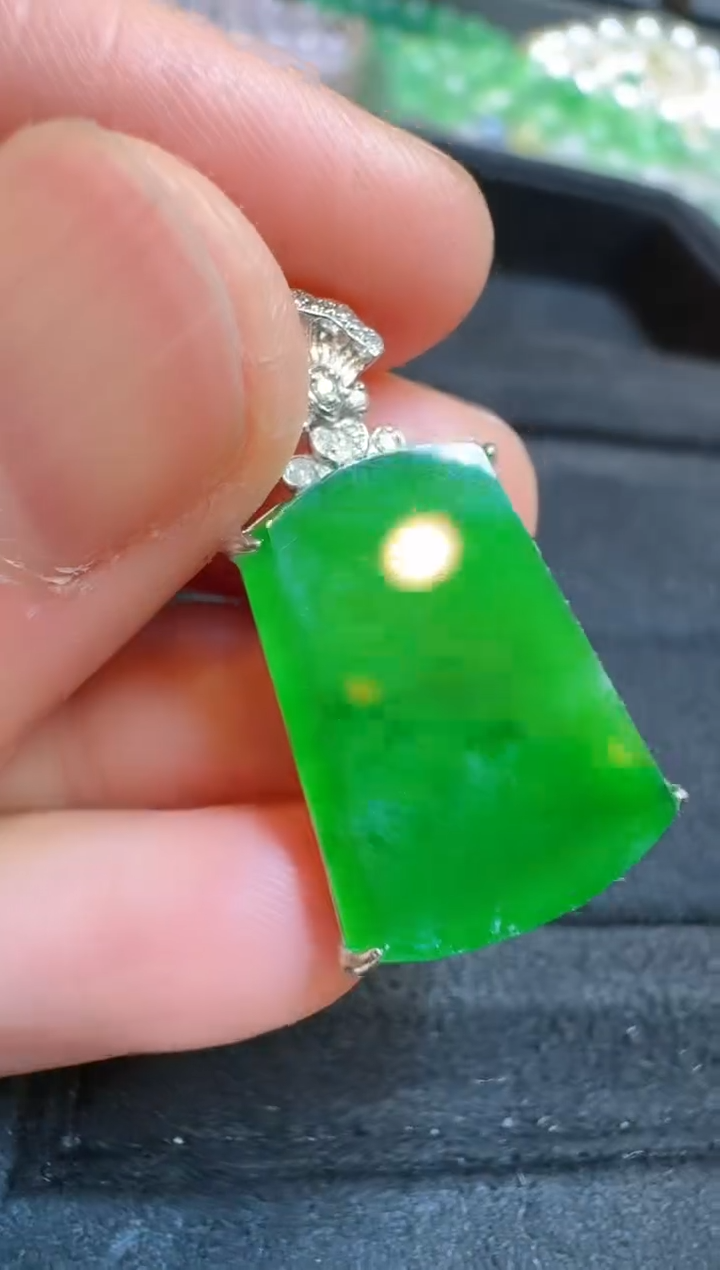 【闪购商品】翡翠吊坠(不含链)18K金镶嵌多样性团购发一件
