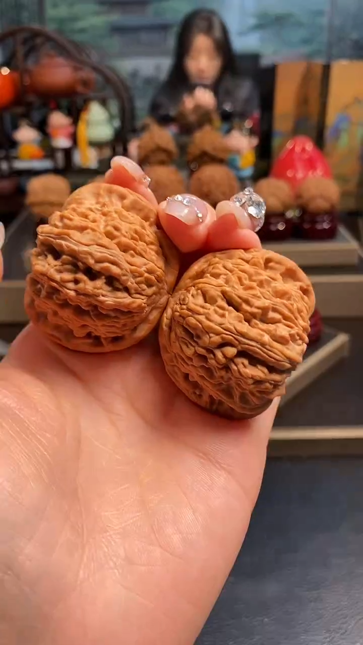 【闪购商品】文玩核桃吊坠D583白狮子44