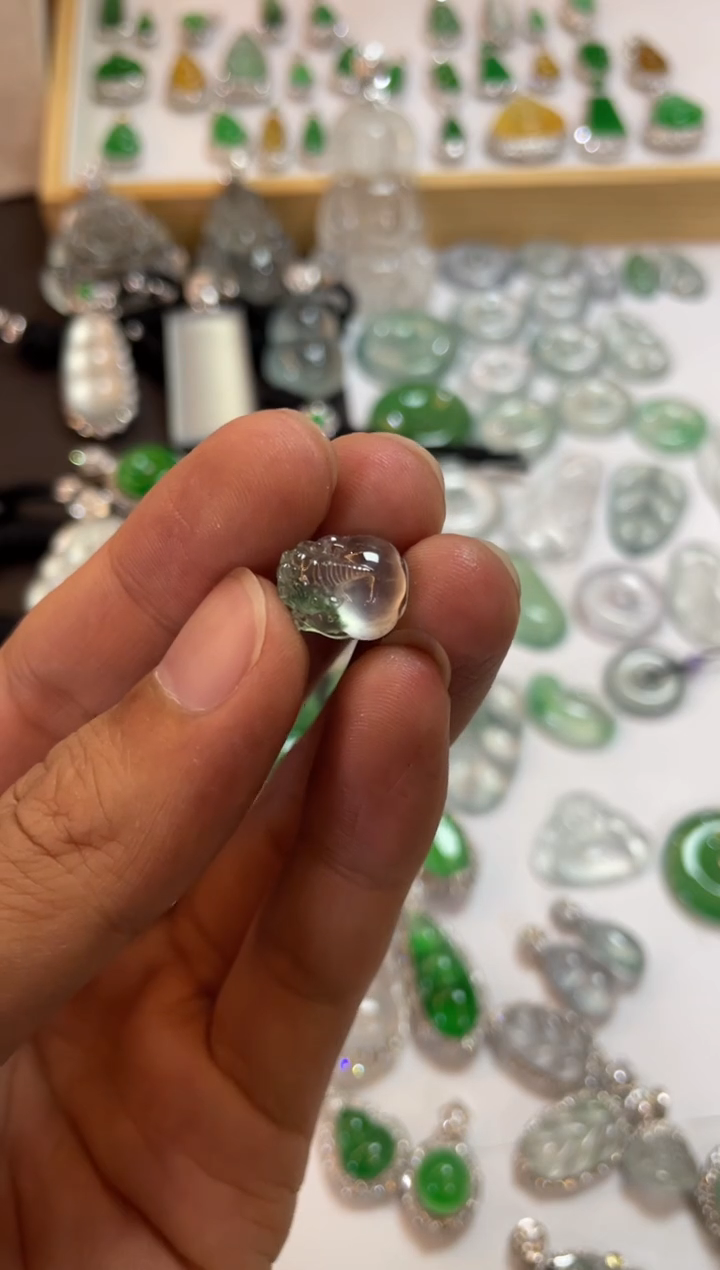 【闪购商品】翡翠吊坠(不含链)未镶嵌貔貅