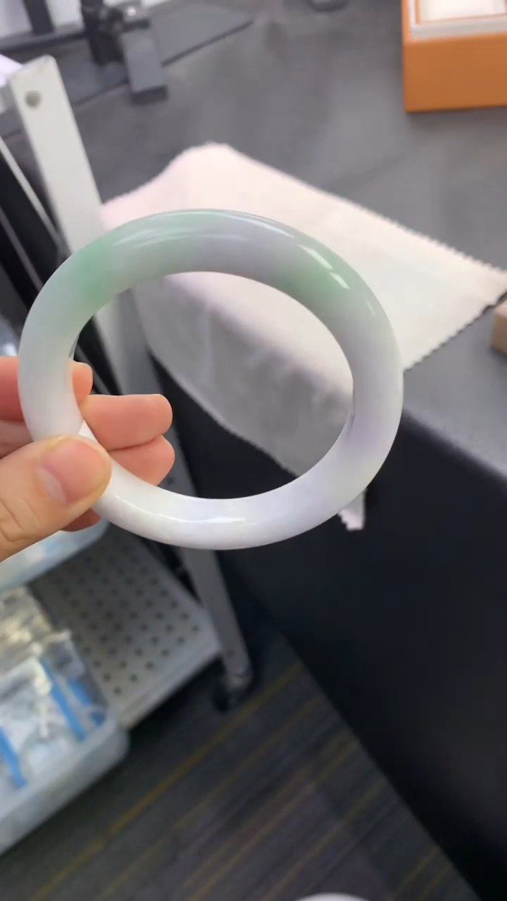 未镶嵌手镯翡翠退货需手镯吊牌标签完好