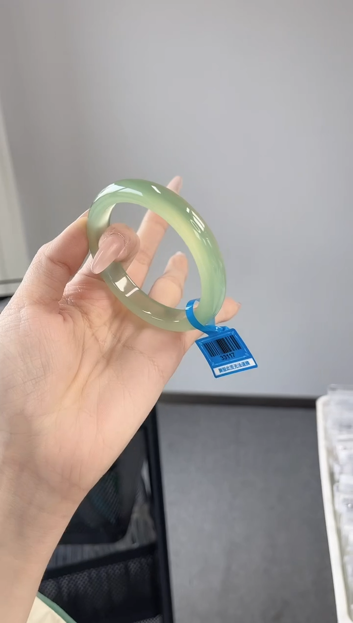 【闪购商品】玛瑙/玉髓手镯未镶嵌55-56圈