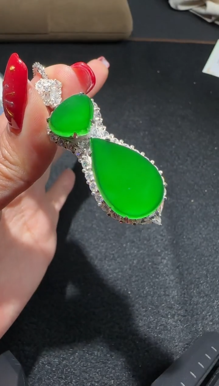 【闪购商品】翡翠吊坠(不含链)未镶嵌多样性发货拍一发一