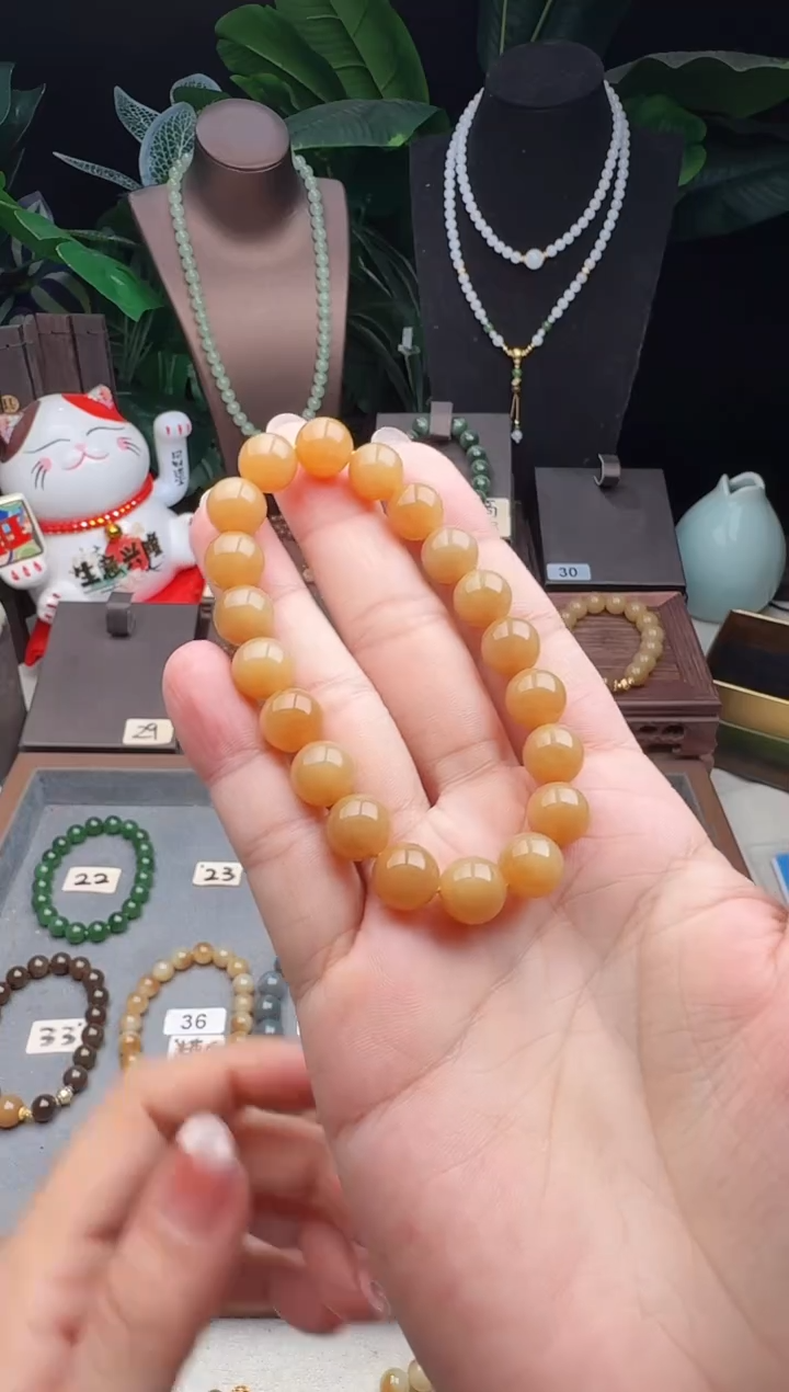 未镶嵌手链和田玉（糖玉）精品9.8m左右新疆且末金糖手串