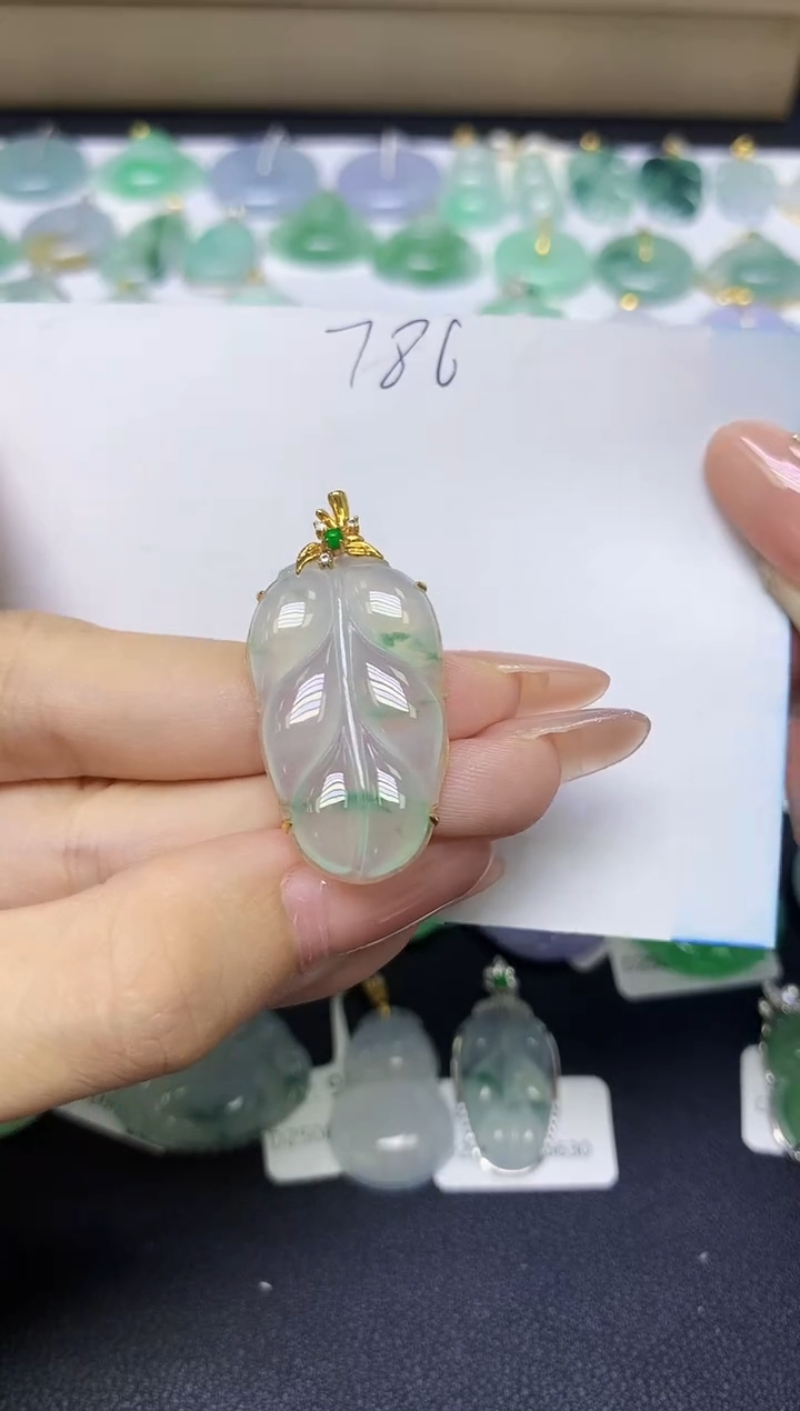 颈饰18K金镶嵌翡翠天然缅甸A货翡翠百元以上9元证书费自理