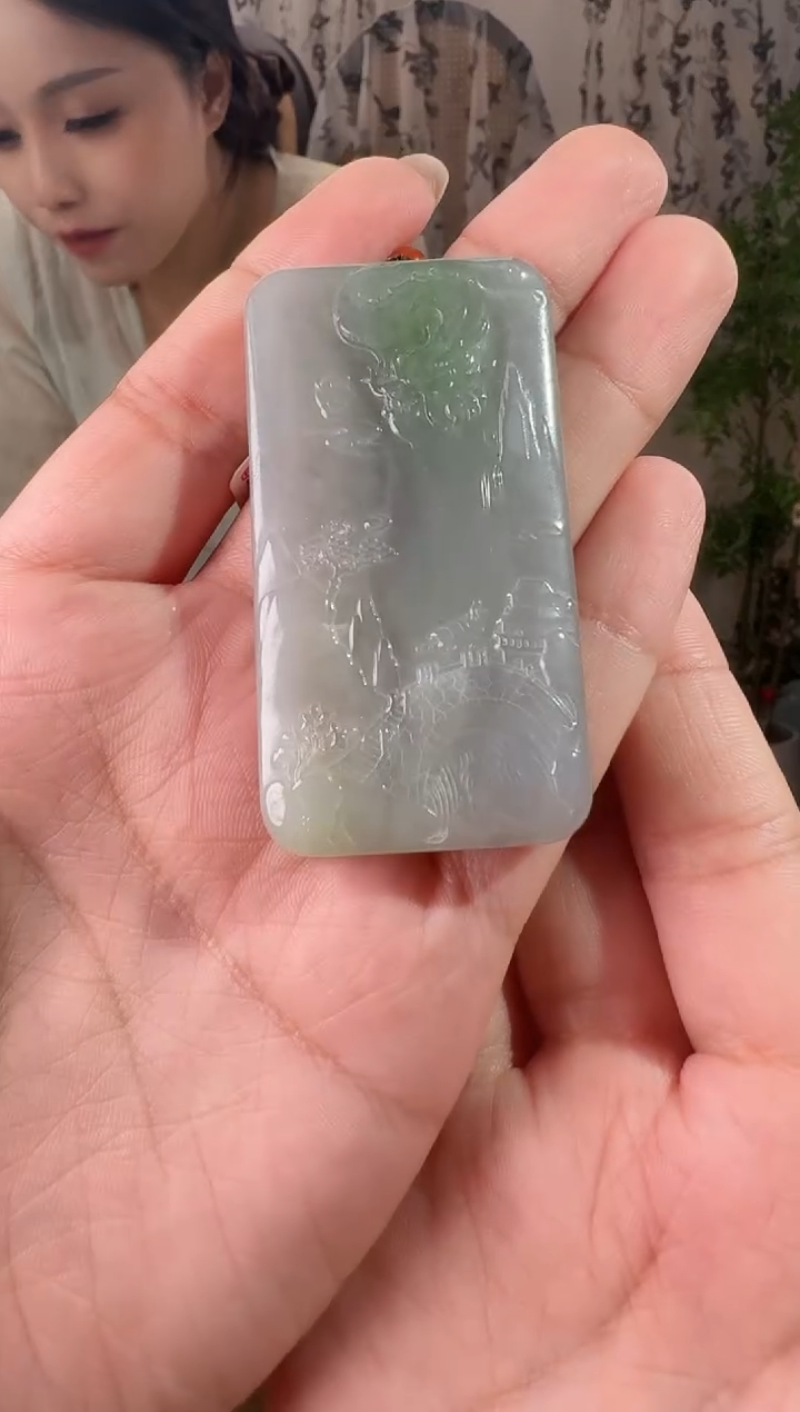 颈饰未镶嵌和田玉龙牌