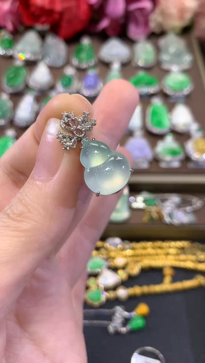吊坠(不含链)18K金镶嵌翡翠秋日珠宝W60