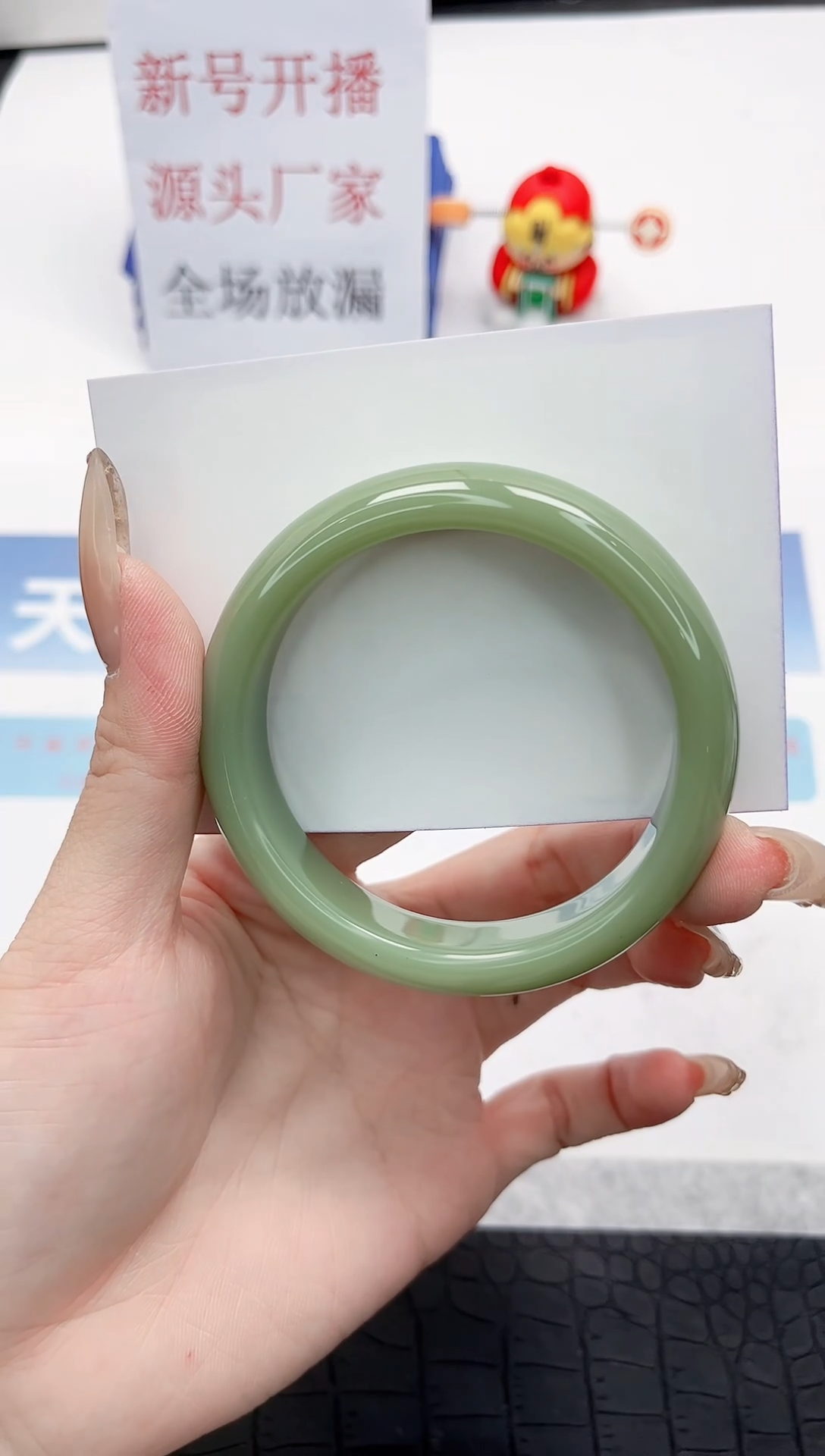 【闪购商品】石英质玉手镯未镶嵌Q175-54.8