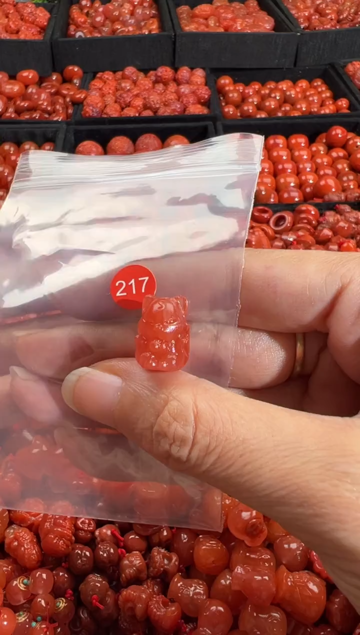 南红玛瑙未镶嵌颈饰1