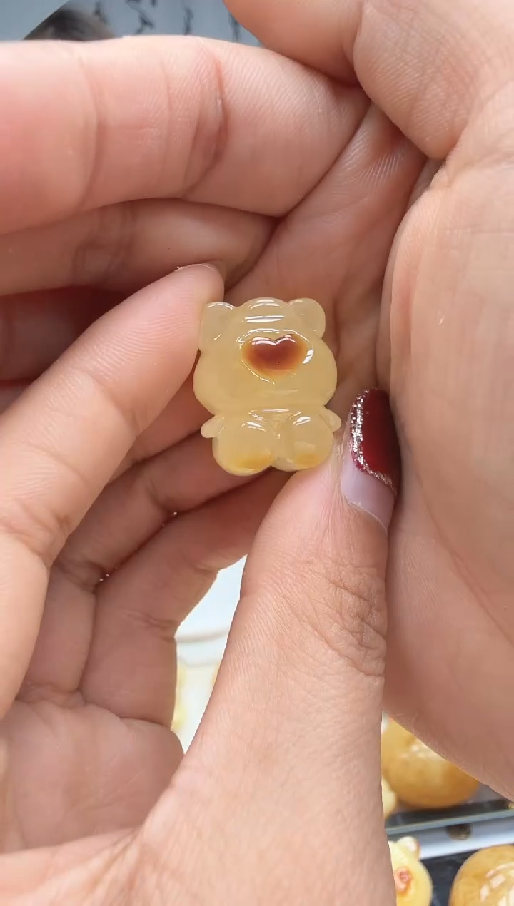 【闪购商品】琥珀裸石未镶嵌小熊