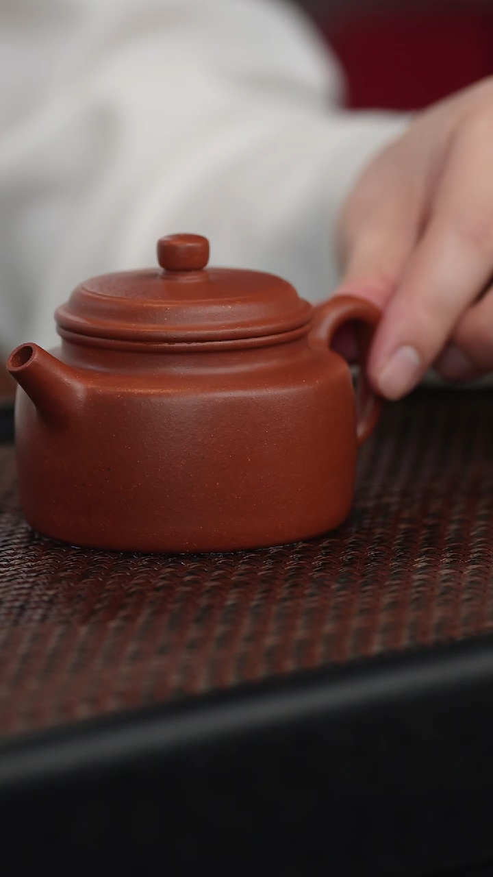 【闪购商品】宜兴紫砂原矿半手德钟-红降坡150