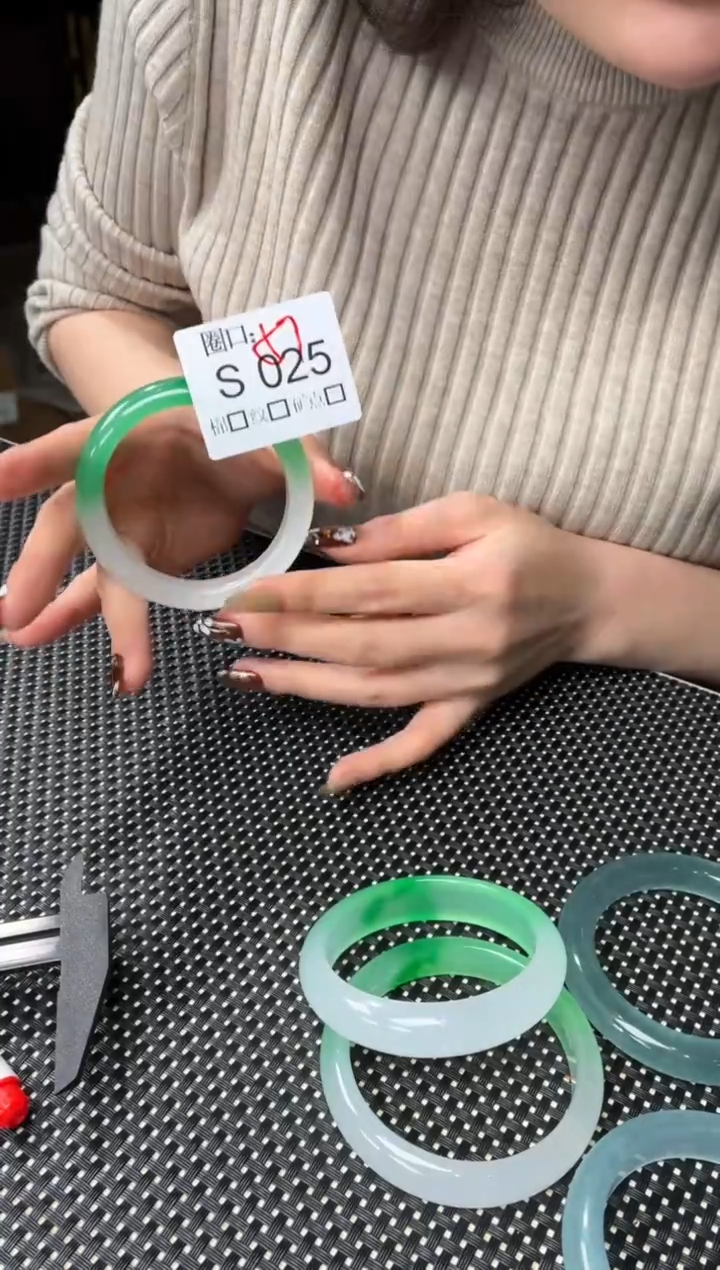 小**?闪购玉石链接一物一拍025