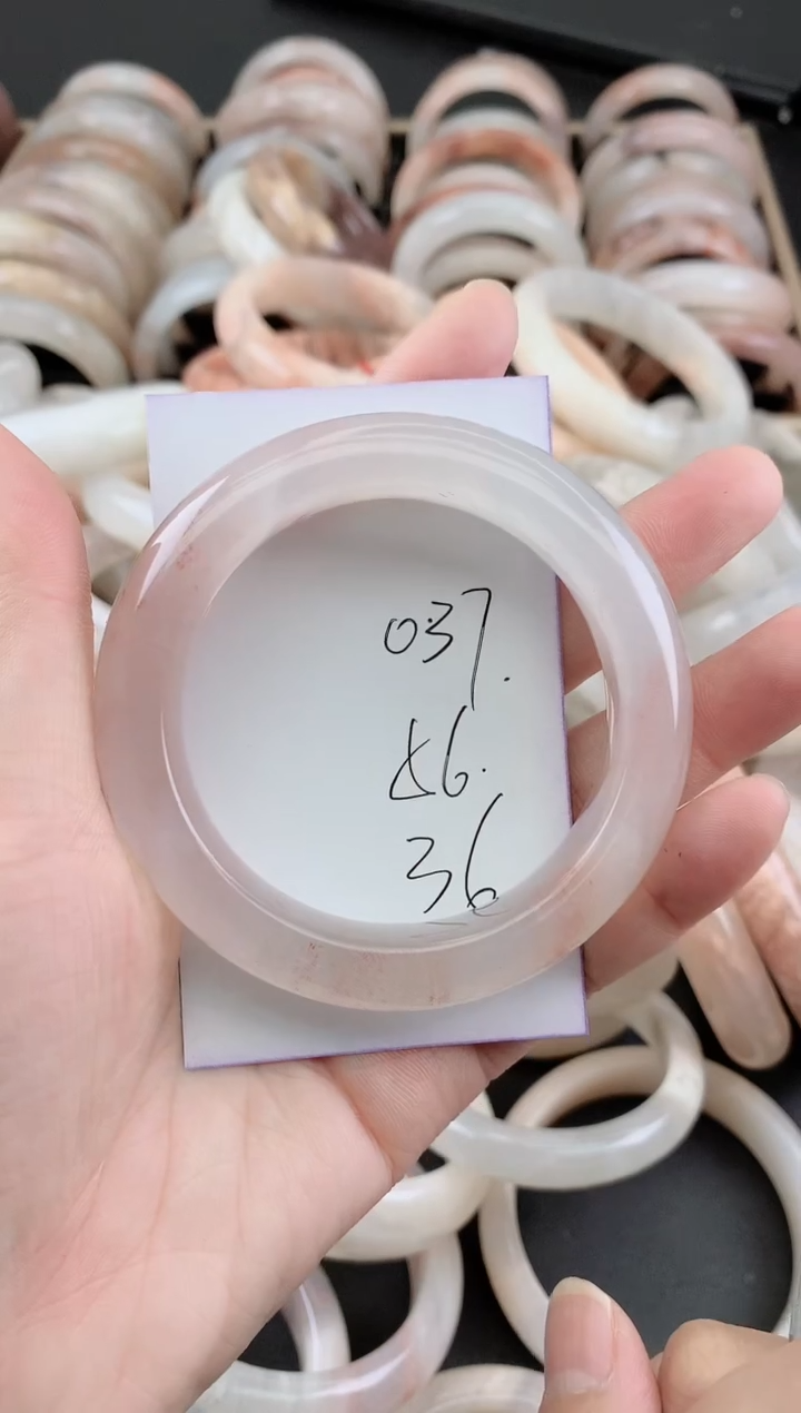 未镶嵌手镯石英质玉037