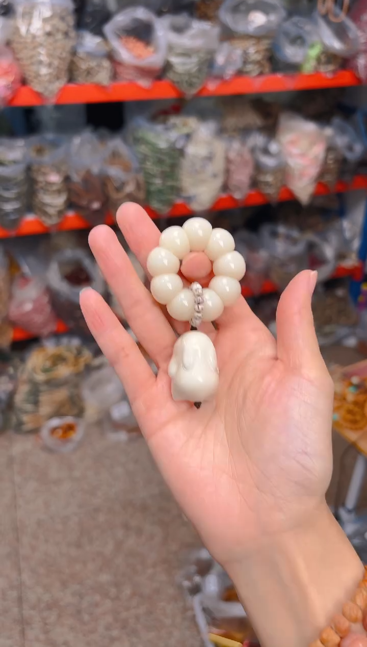 吊坠菩提根/象牙果荔枝栋手捻  白色兔