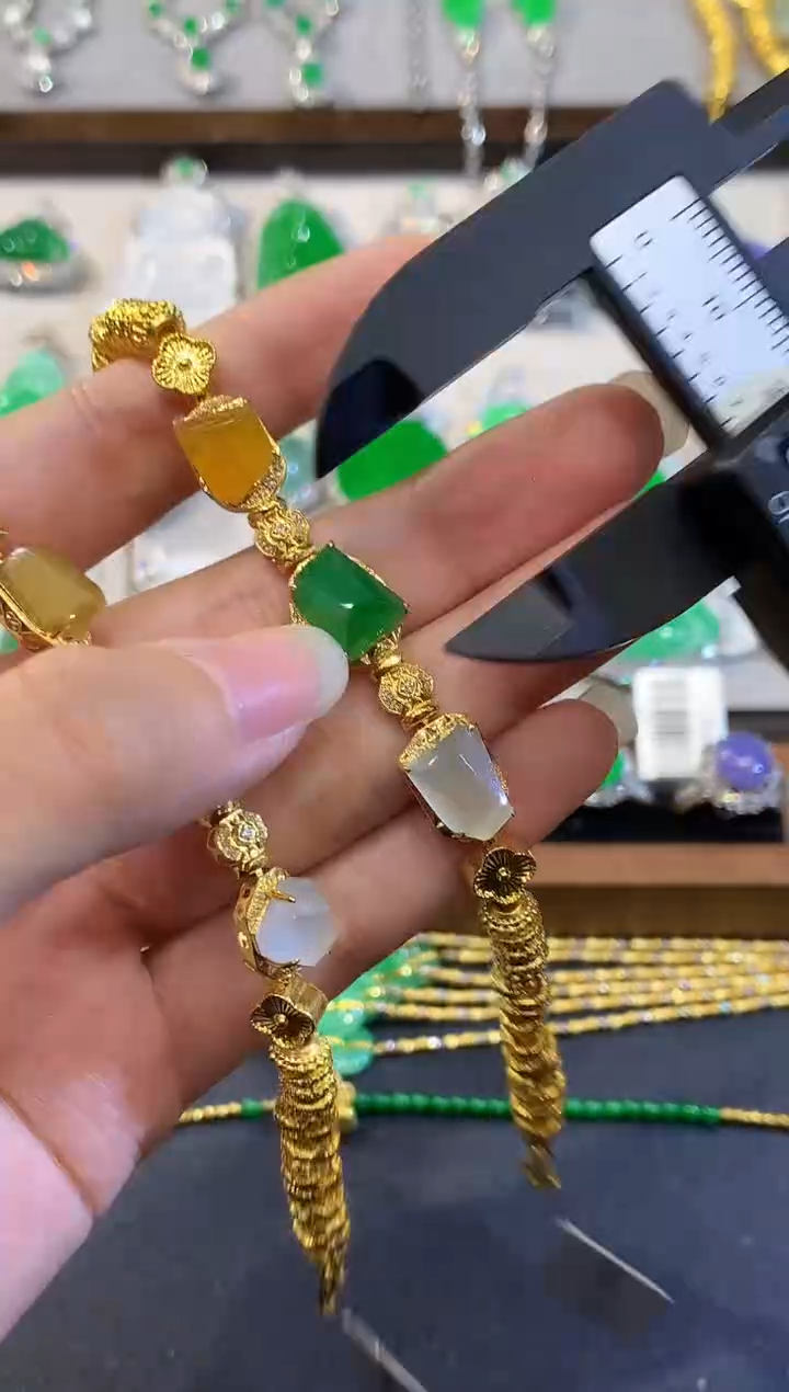 18K金镶嵌手链翡翠SY多样性发其一
