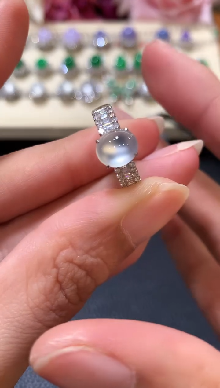 18K金镶嵌戒指翡翠z111  