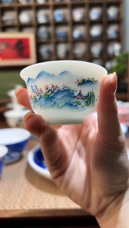 【闪购商品】五彩山水杯子