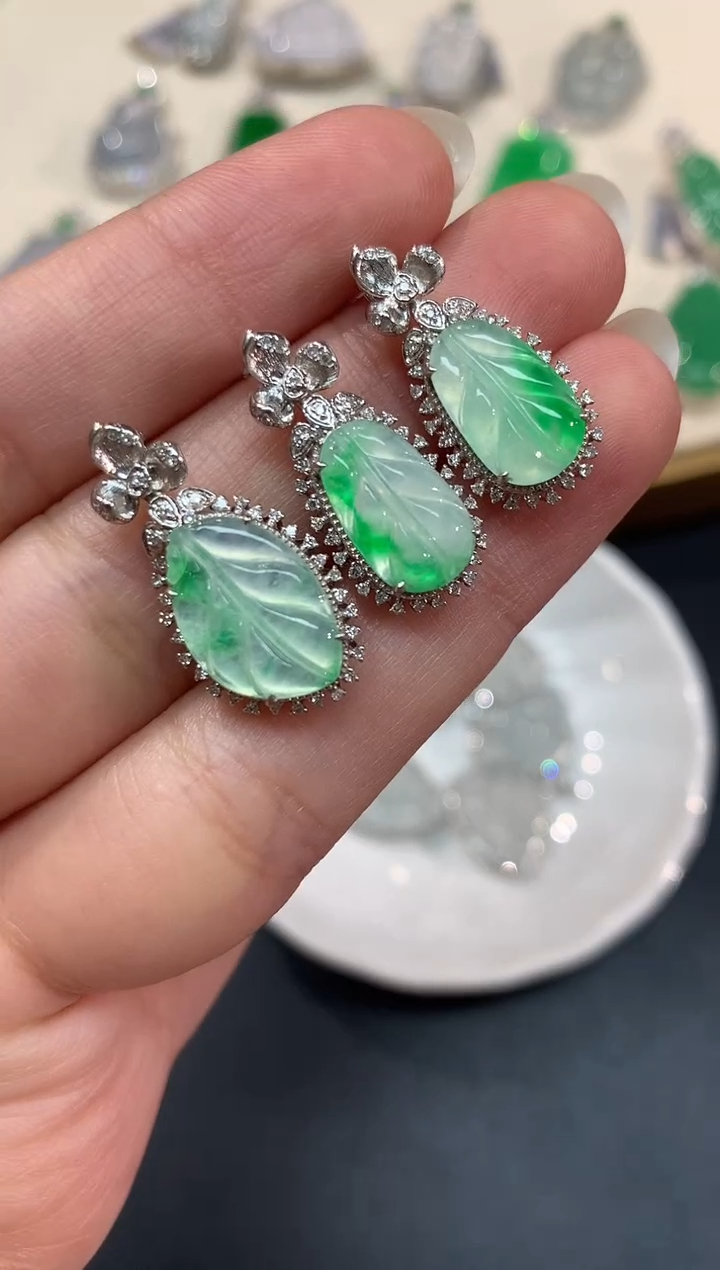 【闪购商品】翡翠吊坠(不含链)18K金镶嵌A490多样性发货一件|3999