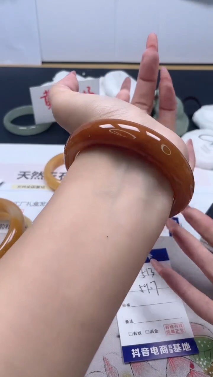 【闪购商品】石英质玉手镯未镶嵌513/59.7
