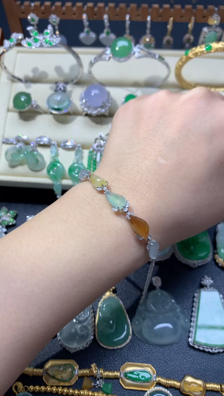 翡翠18K金镶嵌颈饰秋**语手链