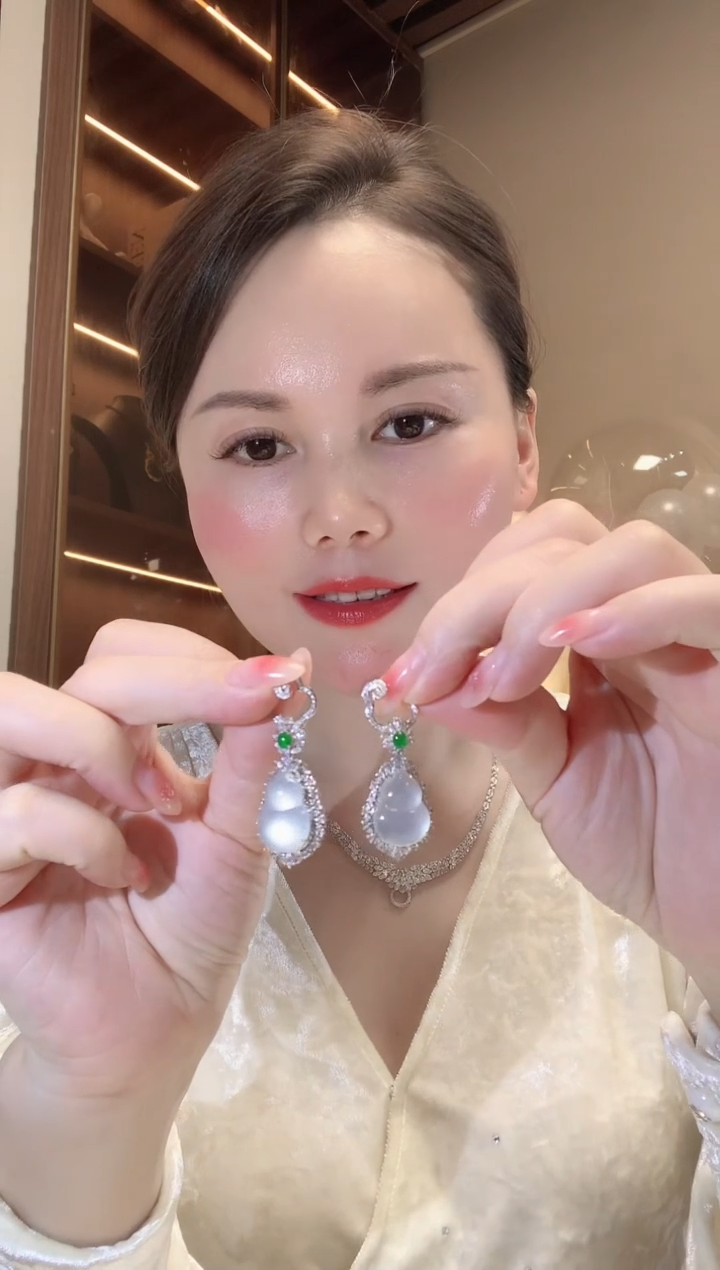 【闪购商品】翡翠吊坠(不含链)18K金镶嵌A75 多样性发货一件