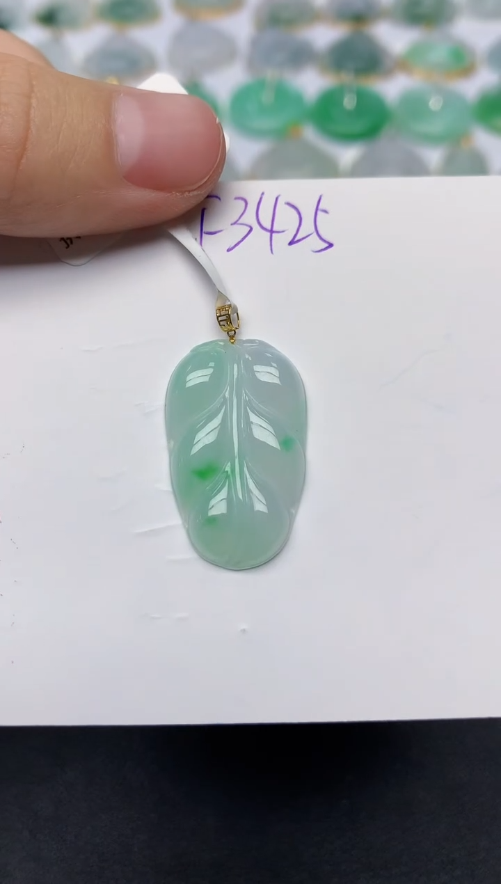 颈饰18K金镶嵌翡翠天然缅甸A货翡翠百元以上9元证书费自理