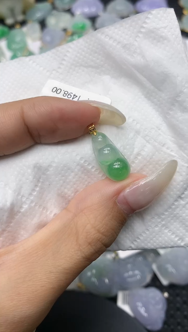颈饰18K金镶嵌翡翠11111111111