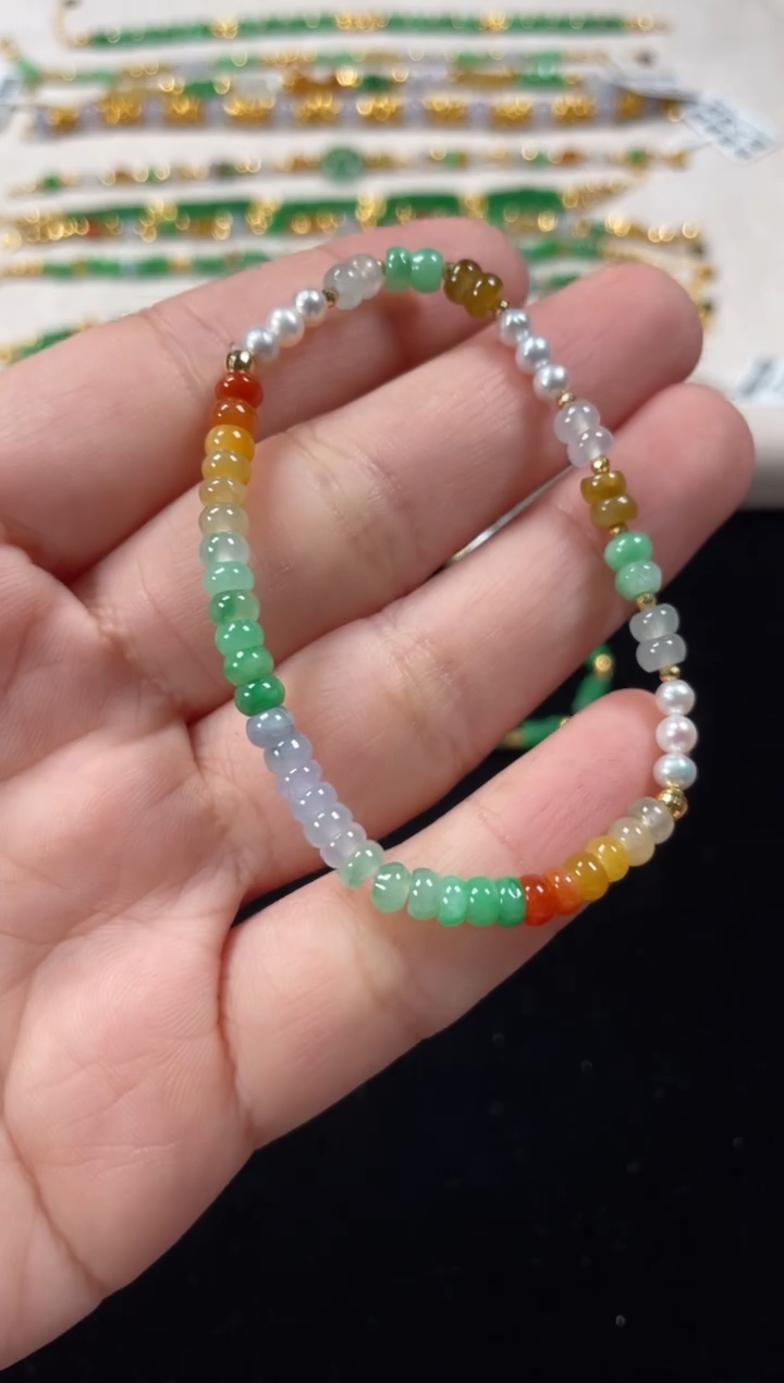 18K金镶嵌手串翡翠一条   P223