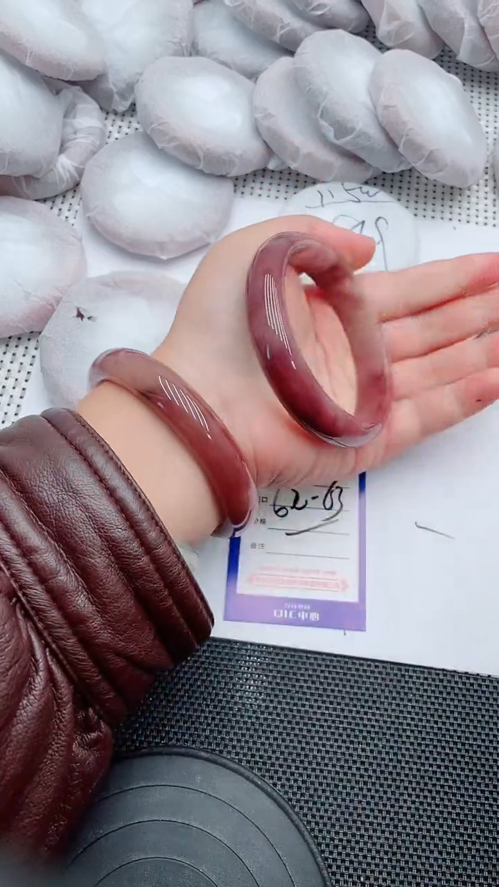 未镶嵌手镯石英质玉80-63-62