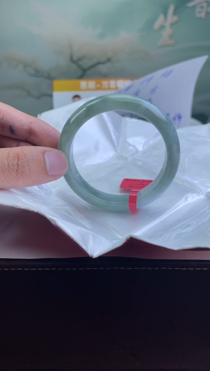 翡翠手镯未镶嵌13翡翠手镯（微瑕）
