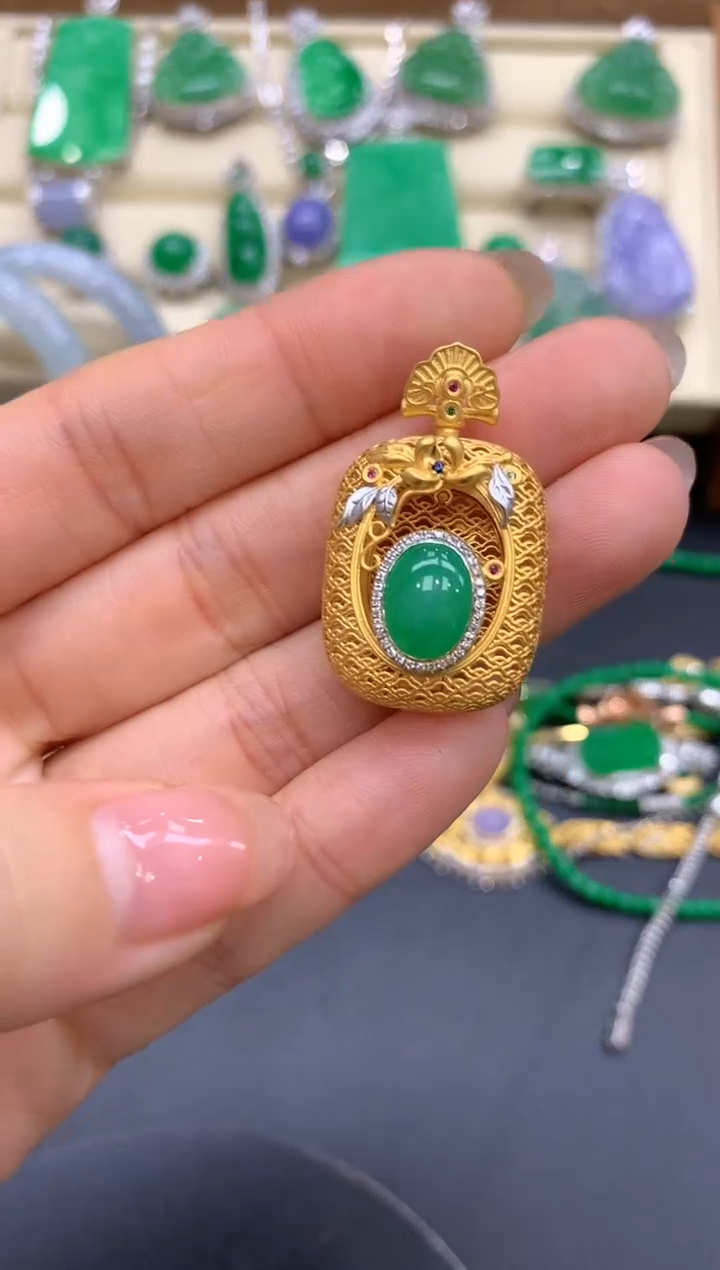 【闪购商品】翡翠颈饰18K金镶嵌546-中国好珍宝