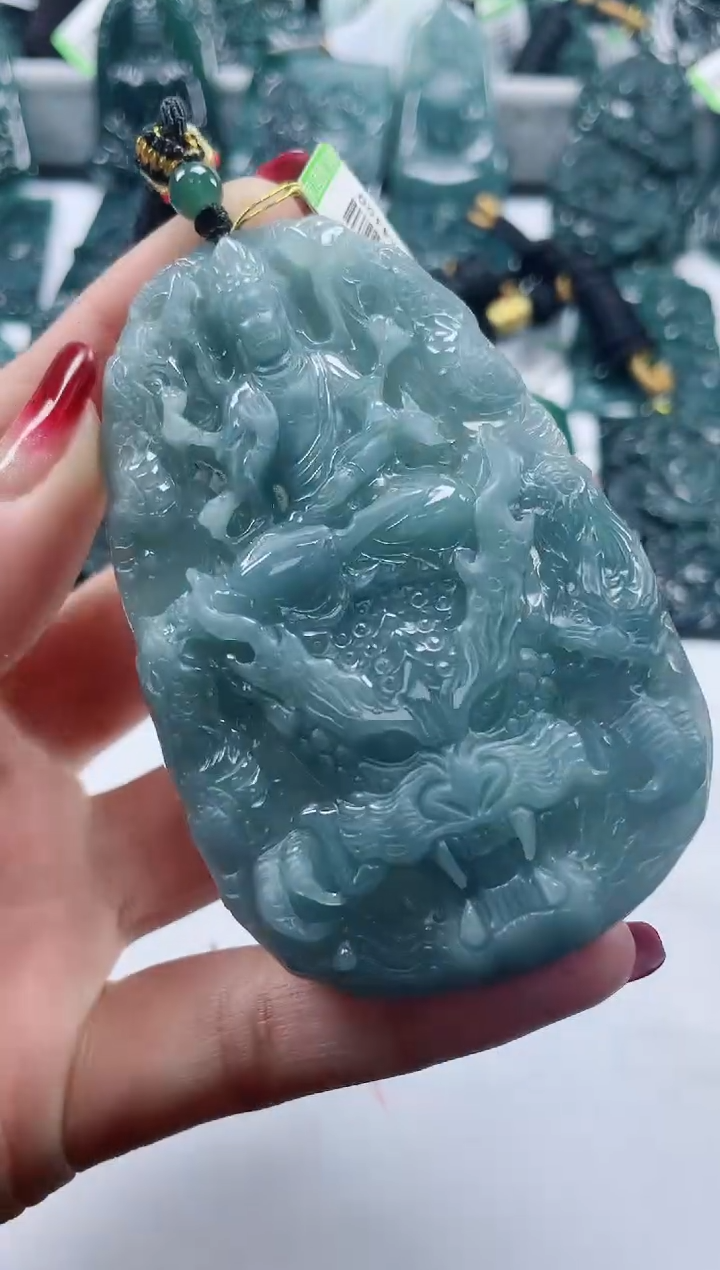 【闪购商品】翡翠颈饰未镶嵌           