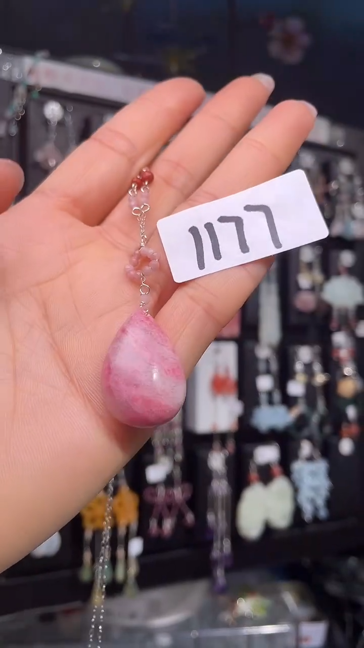 蔷薇辉石合金颈饰喜欢拍