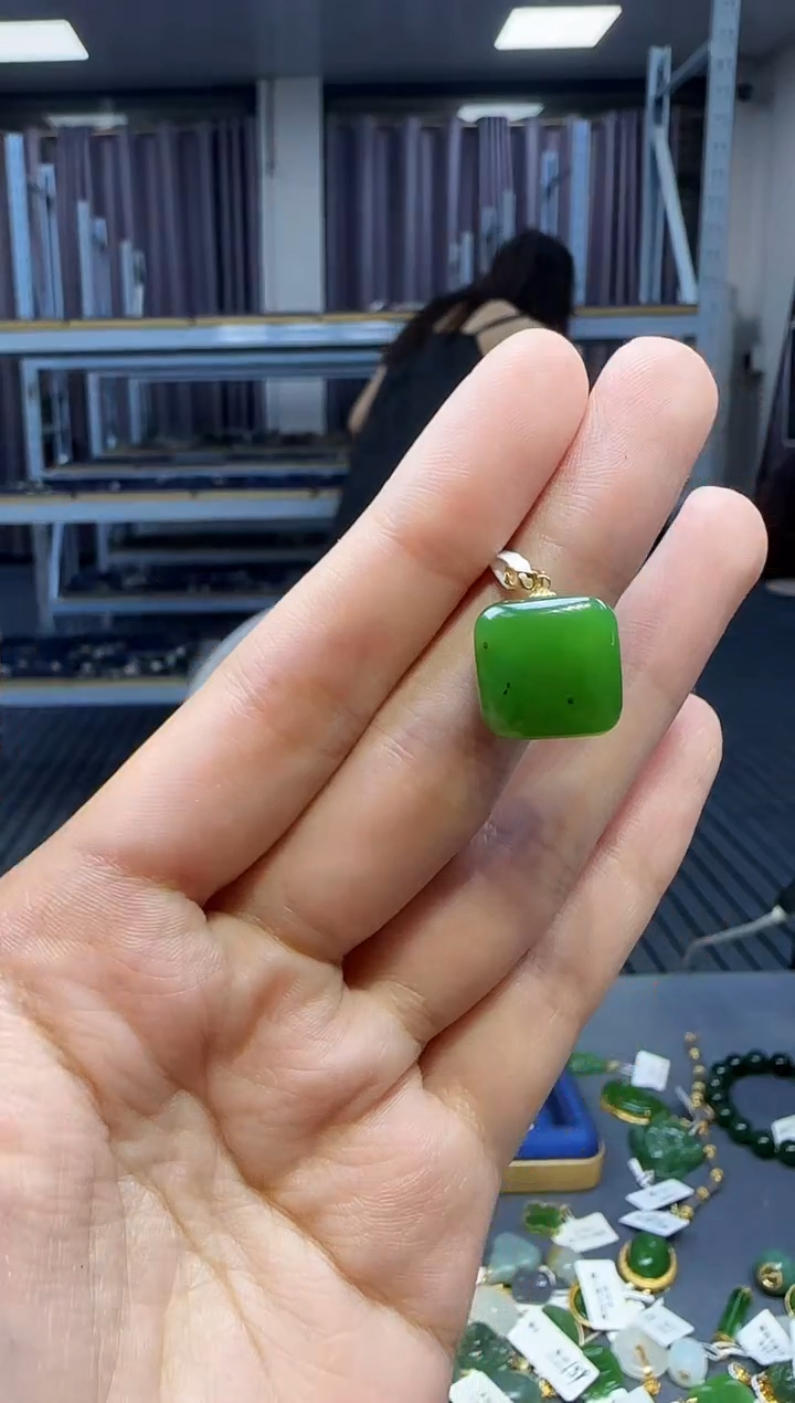 和田玉18K金镶嵌挂件1