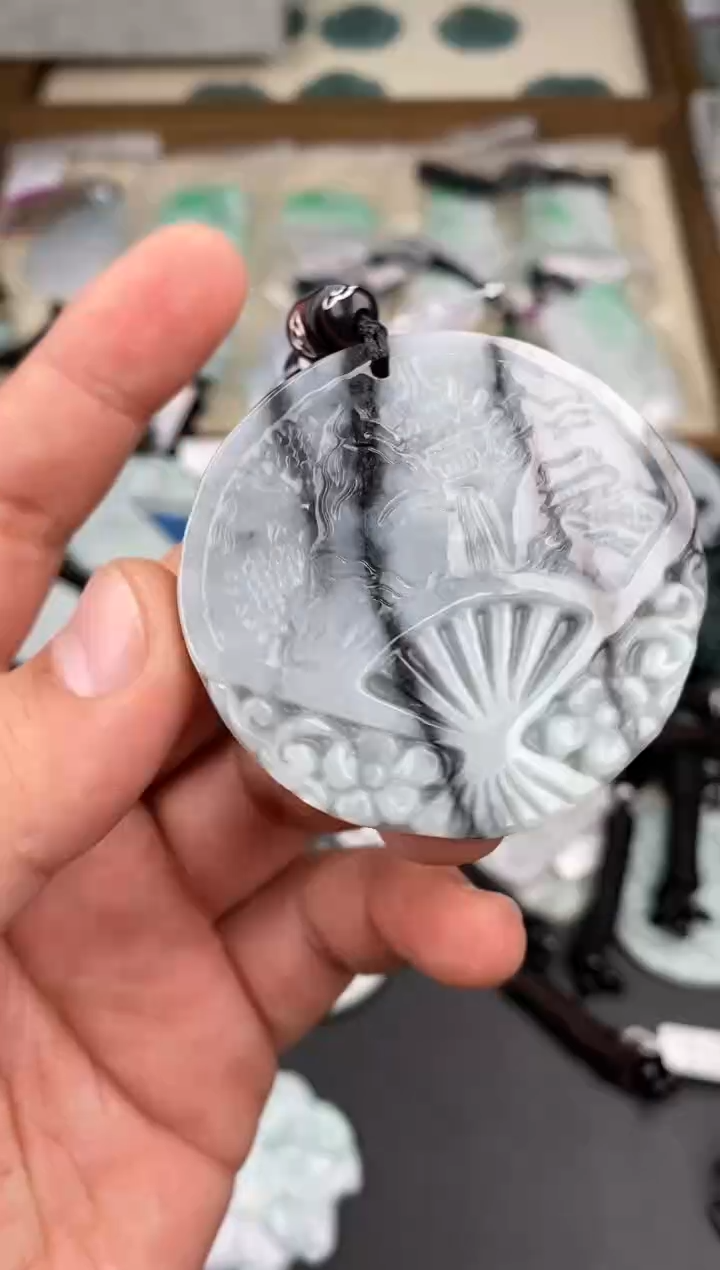 【闪购商品】翡翠颈饰未镶嵌  天然翡翠，一物一图