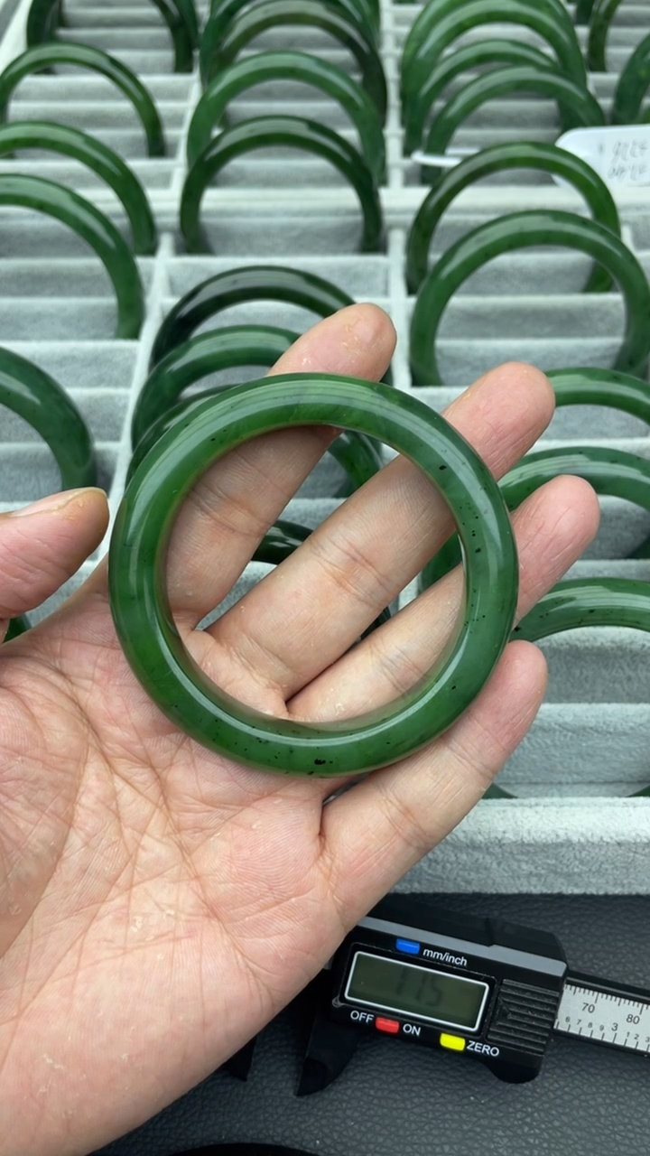 未镶嵌手镯和田玉（碧玉）76-56.8