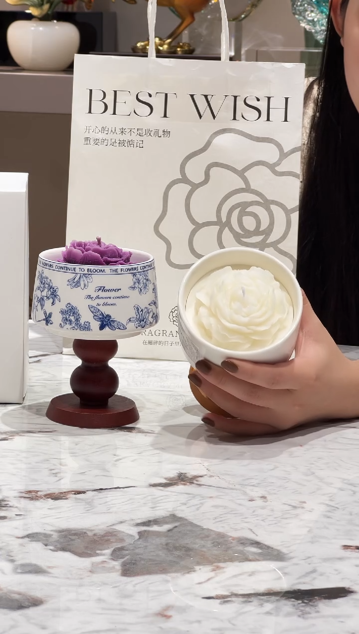两套香薰蜡烛（薰衣草+白桃乌龙）