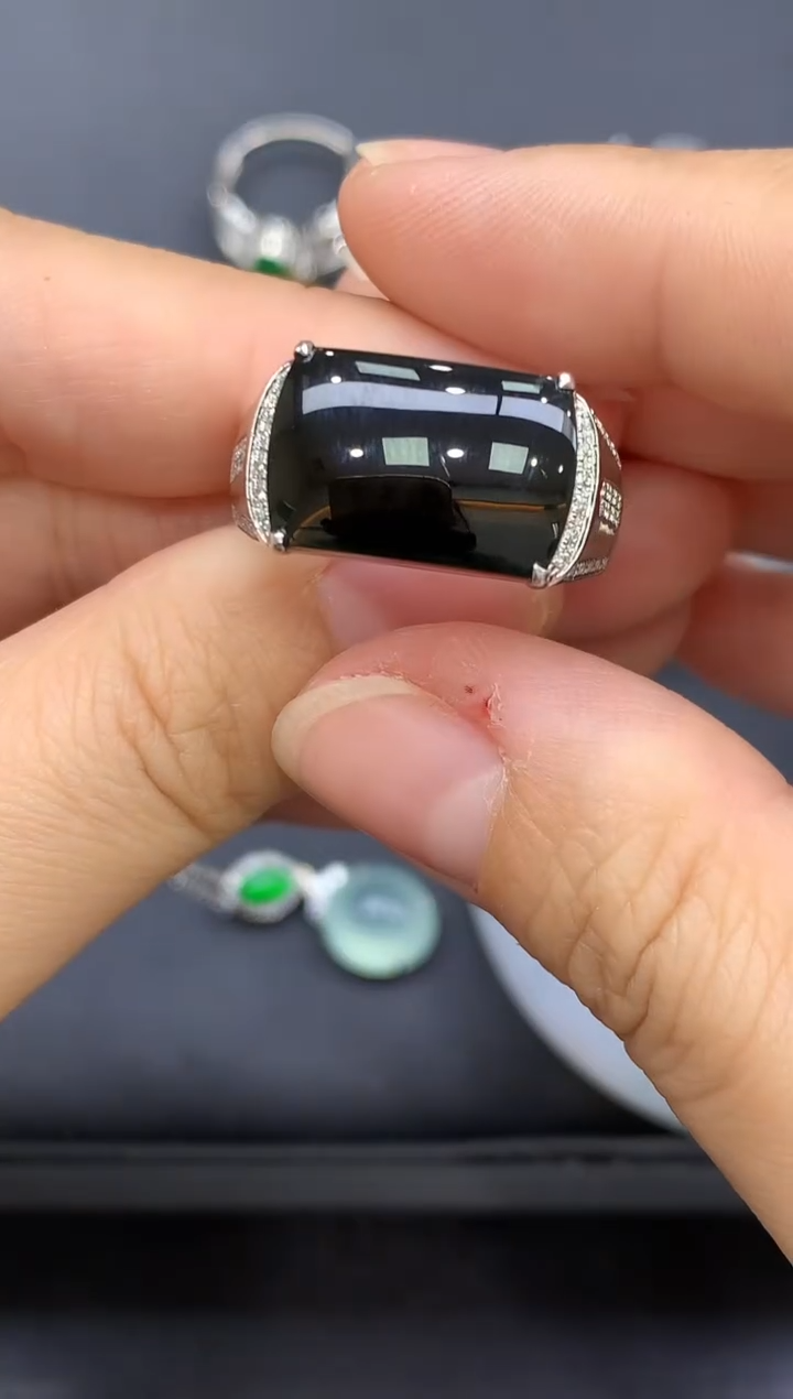 18K金镶嵌戒指翡翠482-中国好珍宝