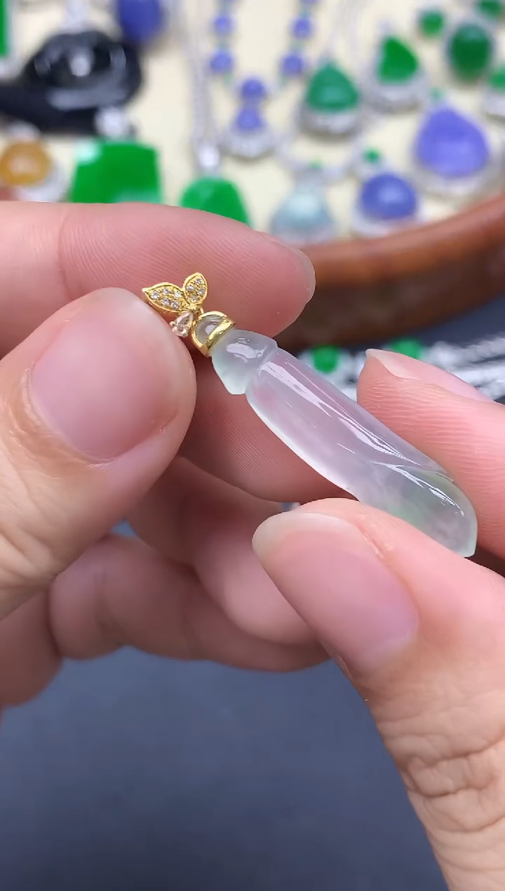 颈饰18K金镶嵌翡翠100-中国好珍宝