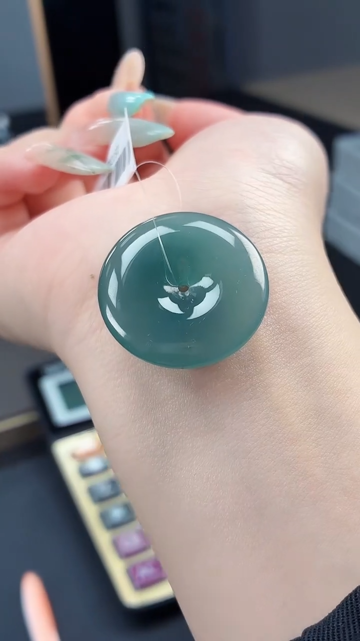 翡翠未镶嵌颈饰DLZ25080513
