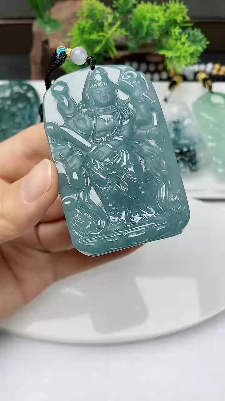 【闪购商品】翡翠颈饰未镶嵌        