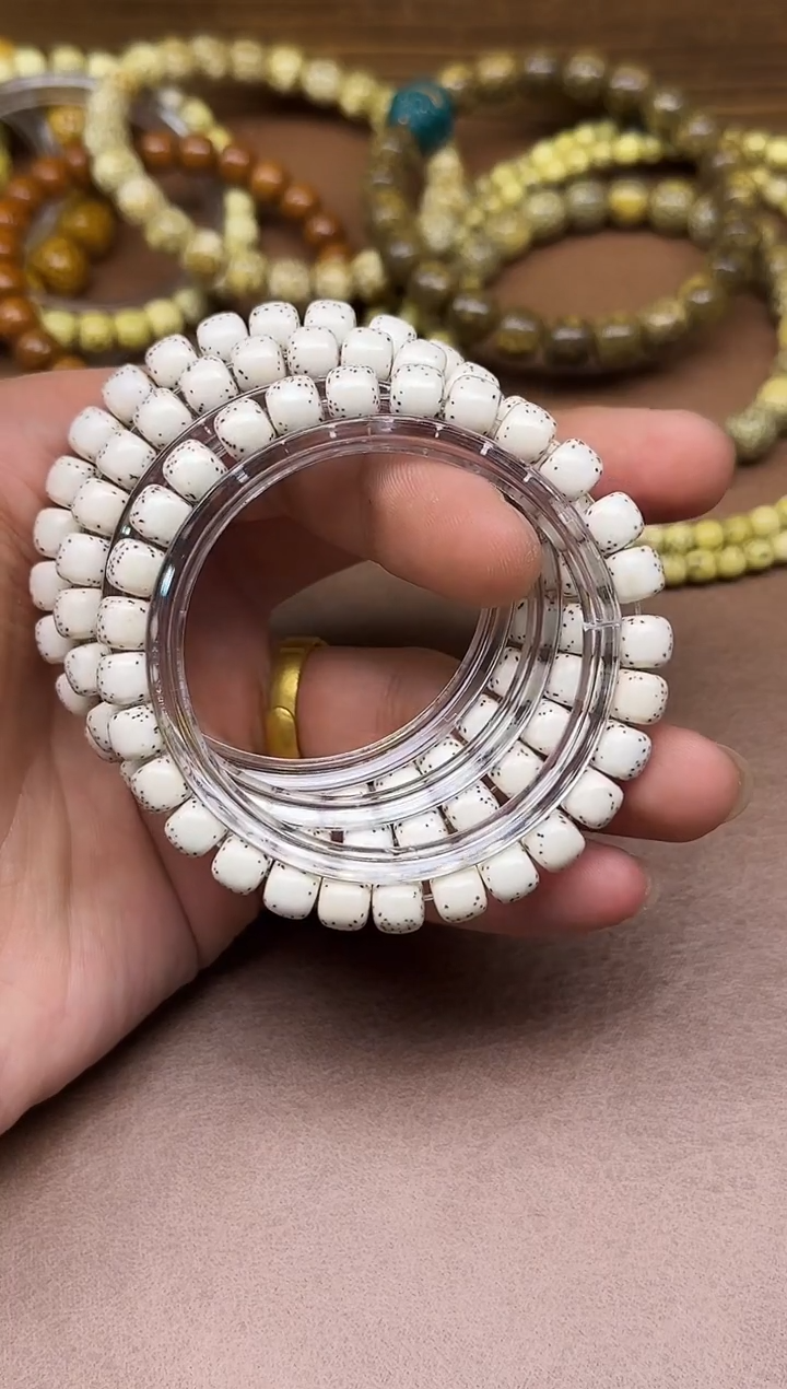 手串星月菩提022  原白原生态8*7河豚    99.99